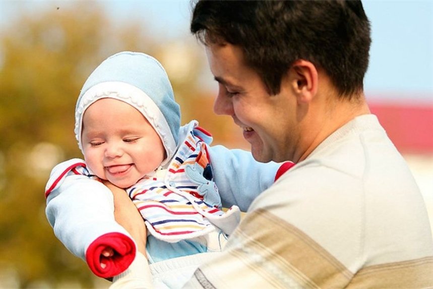 Когда папа (честь ему и хвала!) отправляется на прогулку с подросшим малышом