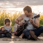 Незаменима роль отца и в общении с дочерью…